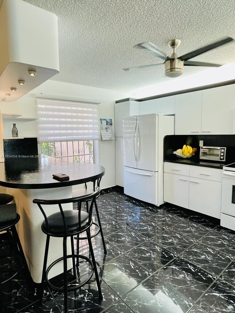 1001 Three Islands Blvd 32, Hallandale Beach, Florida 33009, 2 Bedrooms Bedrooms, ,2 BathroomsBathrooms,Residentiallease,For Rent,1001 Three Islands Blvd 32,A11534208