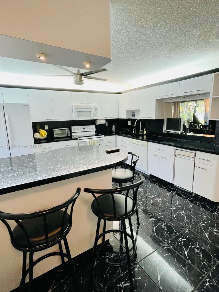 1001 Three Islands Blvd 32, Hallandale Beach, Florida 33009, 2 Bedrooms Bedrooms, ,2 BathroomsBathrooms,Residentiallease,For Rent,1001 Three Islands Blvd 32,A11534208