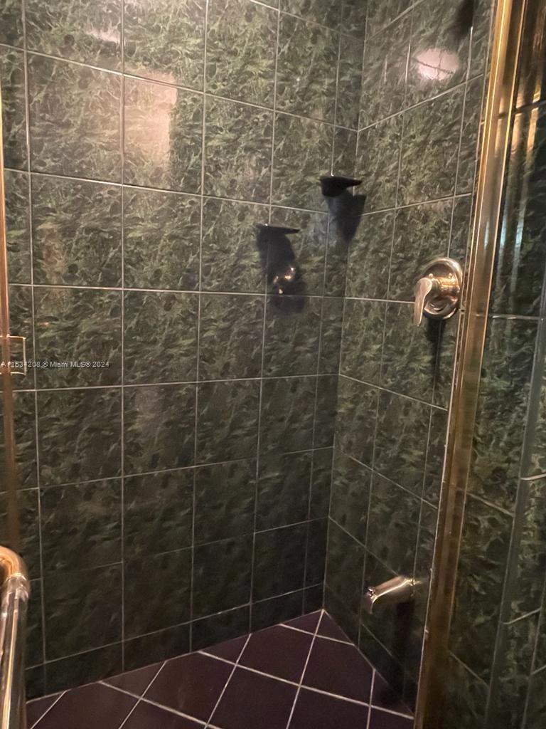 1001 Three Islands Blvd 32, Hallandale Beach, Florida 33009, 2 Bedrooms Bedrooms, ,2 BathroomsBathrooms,Residentiallease,For Rent,1001 Three Islands Blvd 32,A11534208