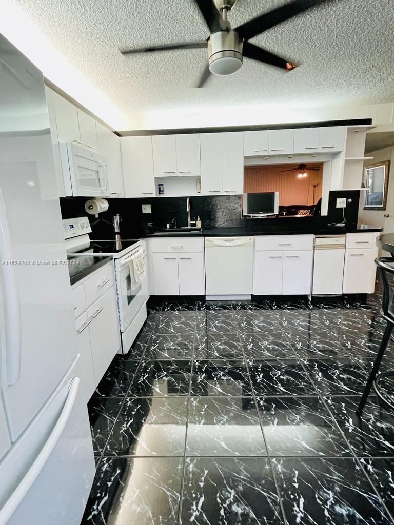1001 Three Islands Blvd 32, Hallandale Beach, Florida 33009, 2 Bedrooms Bedrooms, ,2 BathroomsBathrooms,Residentiallease,For Rent,1001 Three Islands Blvd 32,A11534208