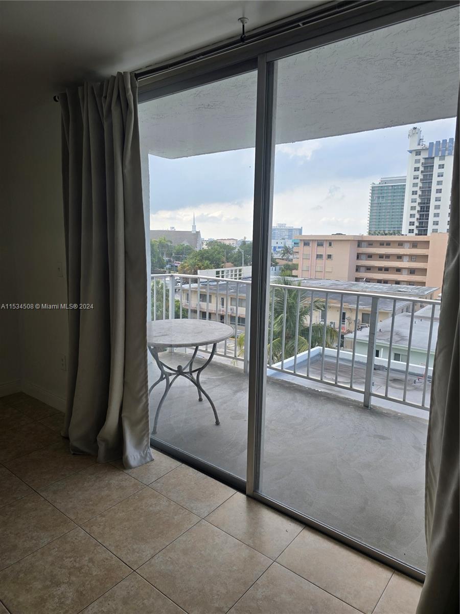 Miami Beach, Florida 33141, ,1 BathroomBathrooms,Residentiallease,For Rent,A11534508