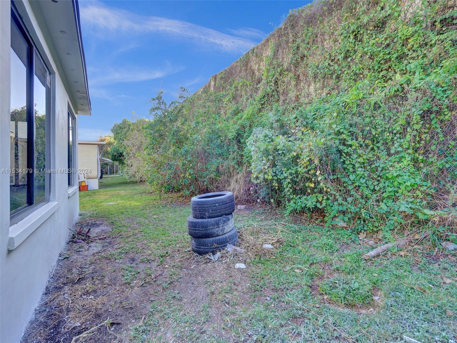 4165 NW 52nd Ave, Lauderdale Lakes, Florida 33319, 3 Bedrooms Bedrooms, ,2 BathroomsBathrooms,Residential,For Sale,4165 NW 52nd Ave,A11534179