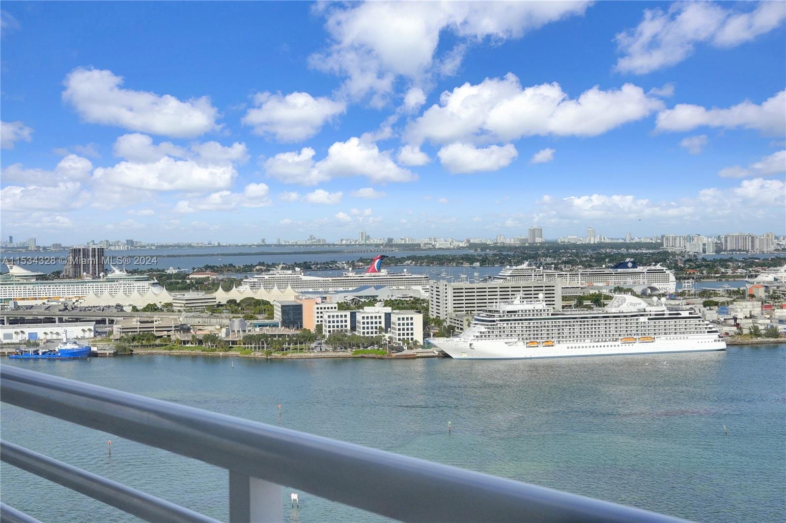 848 Brickell Key Dr 3001, Miami, Florida 33131, 3 Bedrooms Bedrooms, ,2 BathroomsBathrooms,Residentiallease,For Rent,848 Brickell Key Dr 3001,A11534328