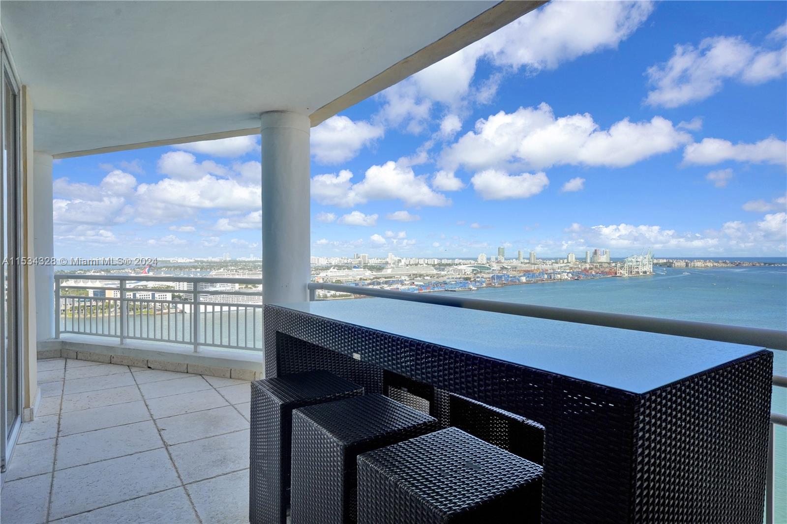 848 Brickell Key Dr 3001, Miami, Florida 33131, 3 Bedrooms Bedrooms, ,2 BathroomsBathrooms,Residentiallease,For Rent,848 Brickell Key Dr 3001,A11534328