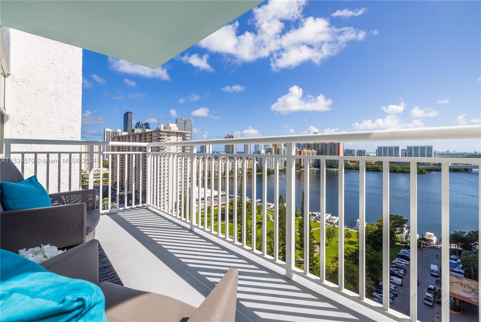 301 174th St, Sunny Isles Beach, FL, 33160 United States, 1 Bedroom Bedrooms, ,2 BathroomsBathrooms,Residential,For Sale,174th St,A11534570