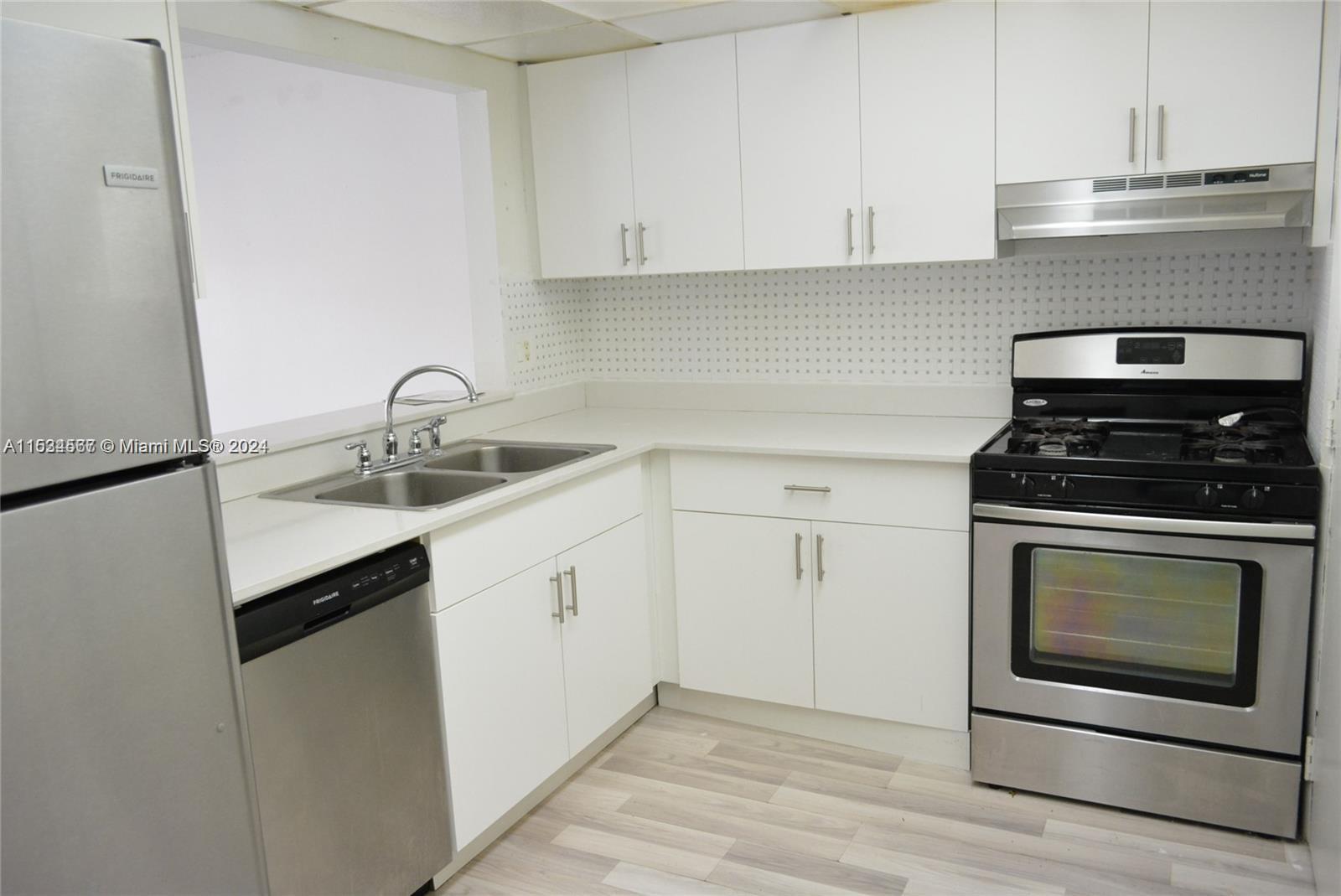 17901 NW 68th Ave S101, Hialeah, Florida 33015, 2 Bedrooms Bedrooms, ,2 BathroomsBathrooms,Residential,For Sale,17901 NW 68th Ave S101,A11534567