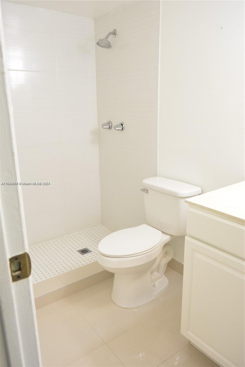 17901 NW 68th Ave S101, Hialeah, Florida 33015, 2 Bedrooms Bedrooms, ,2 BathroomsBathrooms,Residential,For Sale,17901 NW 68th Ave S101,A11534567