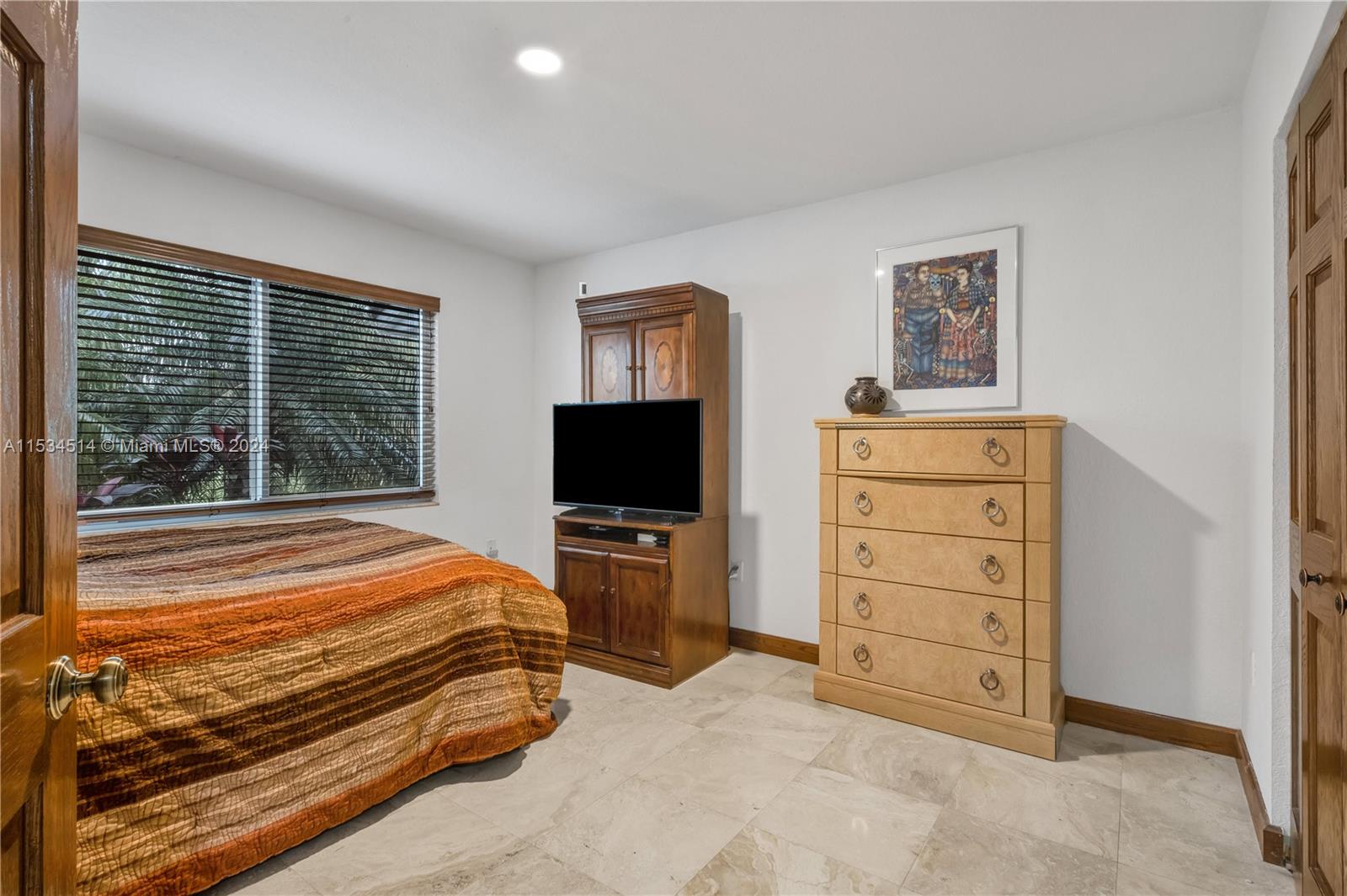 Downstairs full​​‌​​​​‌​​‌‌​‌‌​​​‌‌​‌​‌​‌​​​‌​​ bathroom