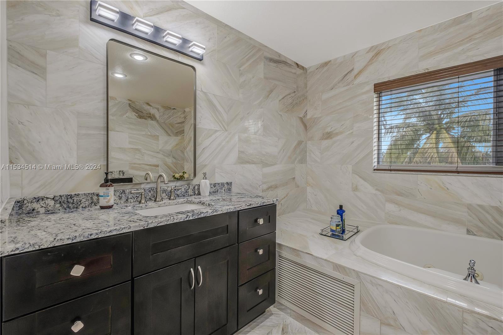 Separate shower & WC