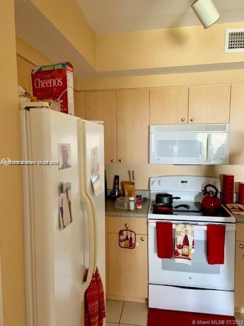 Tamarac, Florida 33321, 2 Bedrooms Bedrooms, ,2 BathroomsBathrooms,Residentiallease,For Rent,A11533956