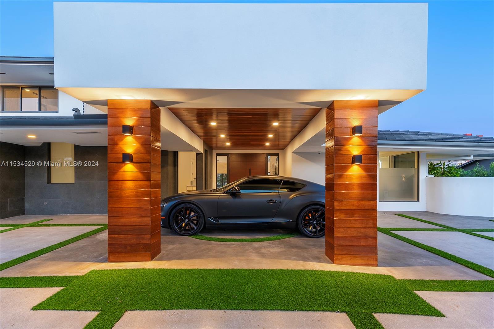 607 Palm Dr, Hallandale Beach, Florida 33009, 5 Bedrooms Bedrooms, ,6 BathroomsBathrooms,Residential,For Sale,607 Palm Dr,A11534529