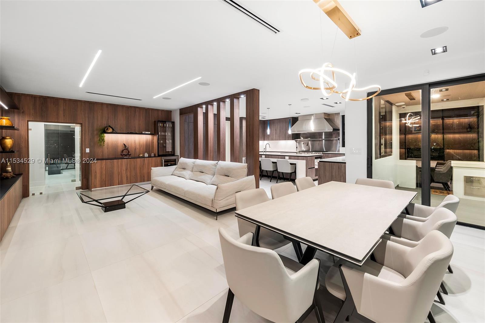 607 Palm Dr, Hallandale Beach, Florida 33009, 5 Bedrooms Bedrooms, ,6 BathroomsBathrooms,Residential,For Sale,607 Palm Dr,A11534529