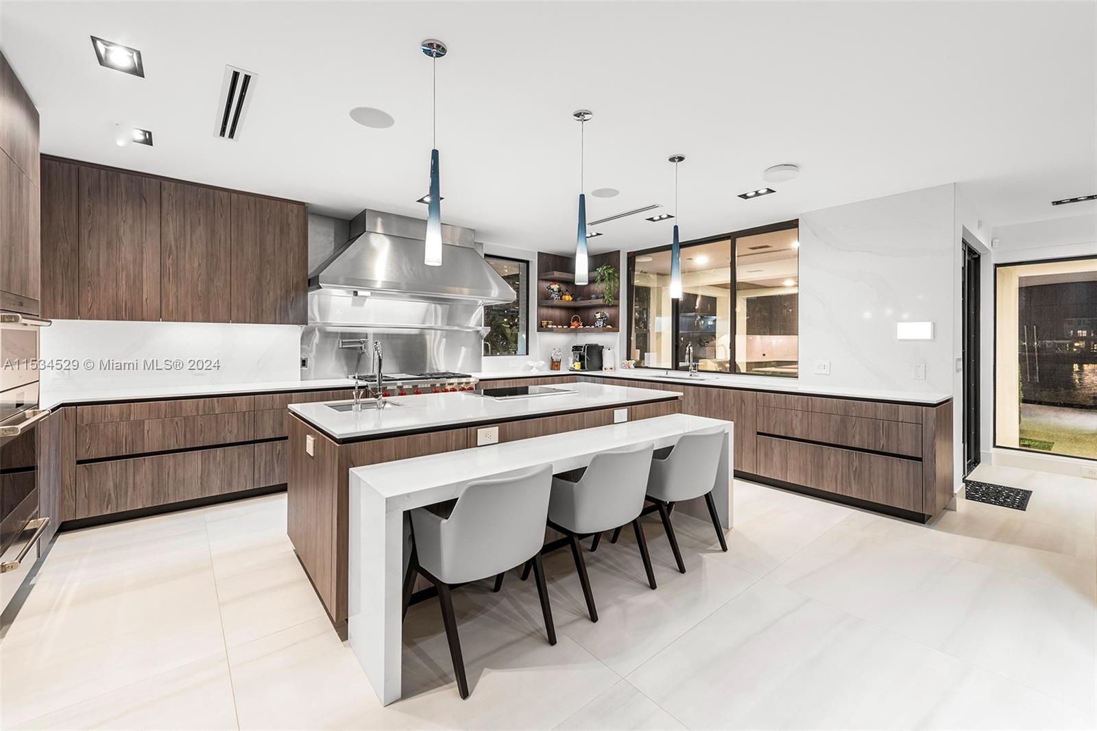 607 Palm Dr, Hallandale Beach, Florida 33009, 5 Bedrooms Bedrooms, ,6 BathroomsBathrooms,Residential,For Sale,607 Palm Dr,A11534529