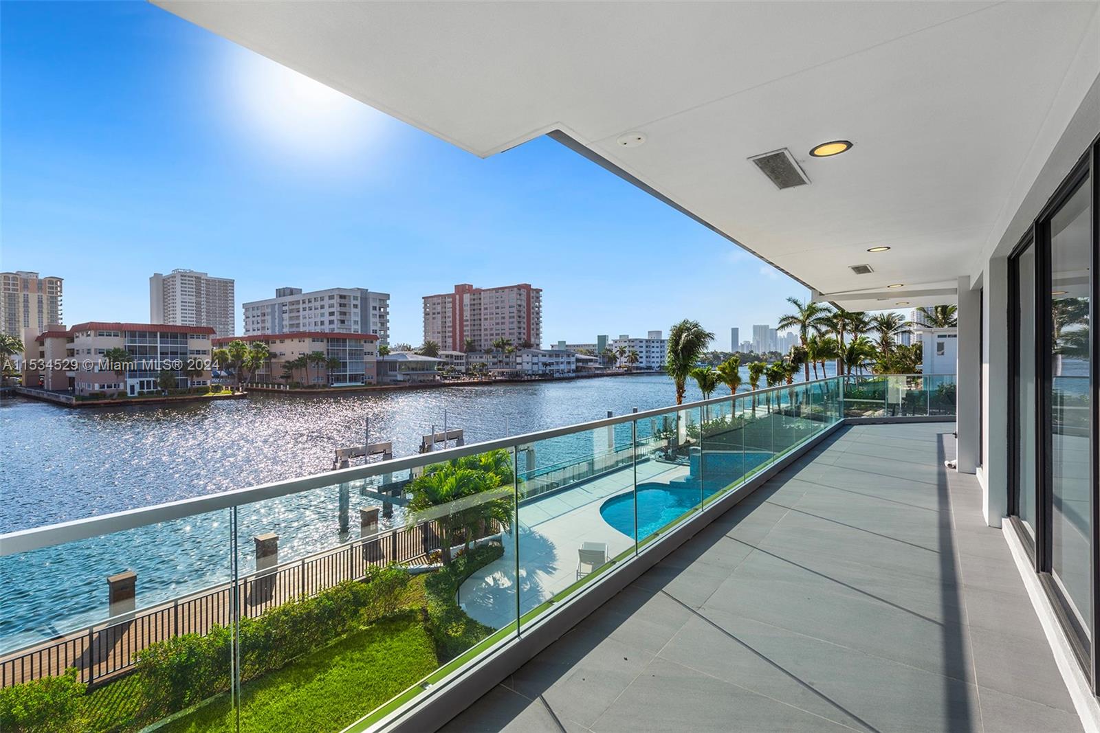 607 Palm Dr, Hallandale Beach, Florida 33009, 5 Bedrooms Bedrooms, ,6 BathroomsBathrooms,Residential,For Sale,607 Palm Dr,A11534529