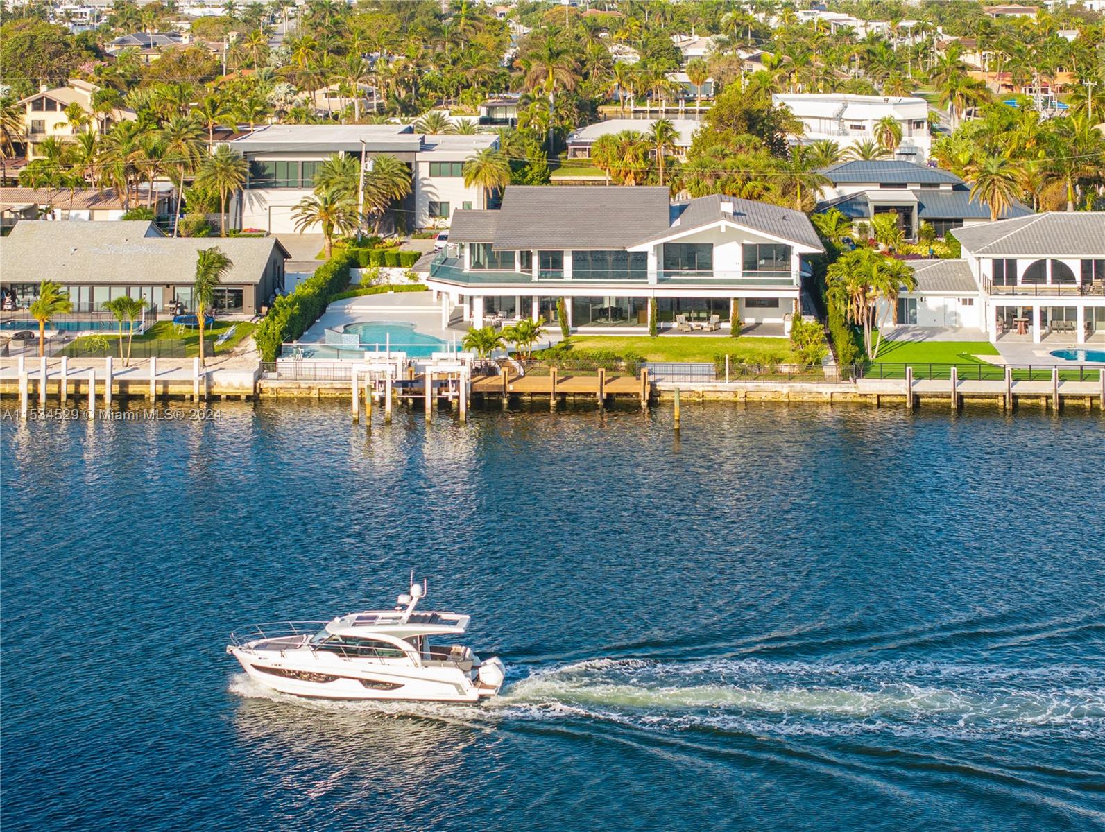 607 Palm Dr, Hallandale Beach, FL, 33009 United States, 5 Bedrooms Bedrooms, ,6 BathroomsBathrooms,Residential,For Sale,Palm Dr,A11534529