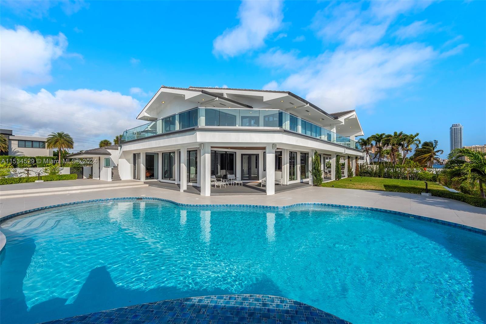 607 Palm Dr, Hallandale Beach, FL, 33009 United States, 5 Bedrooms Bedrooms, ,6 BathroomsBathrooms,Residential,For Sale,Palm Dr,A11534529