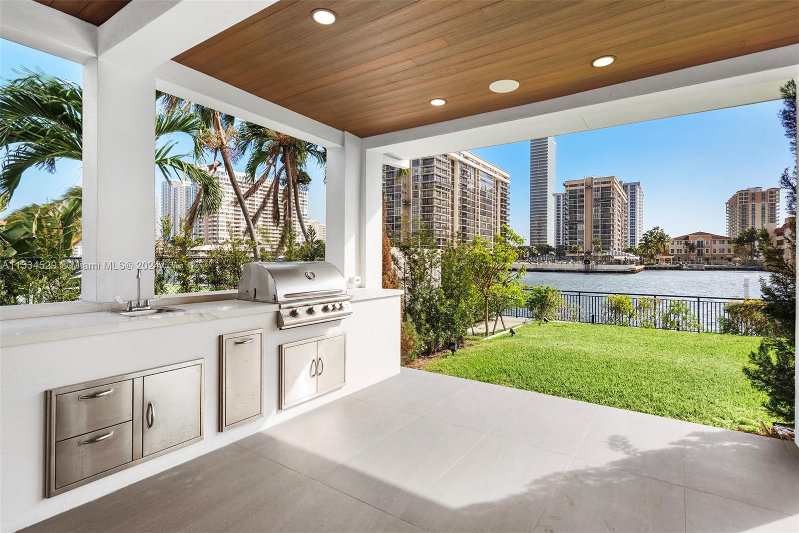 607 Palm Dr, Hallandale Beach, Florida 33009, 5 Bedrooms Bedrooms, ,6 BathroomsBathrooms,Residential,For Sale,607 Palm Dr,A11534529