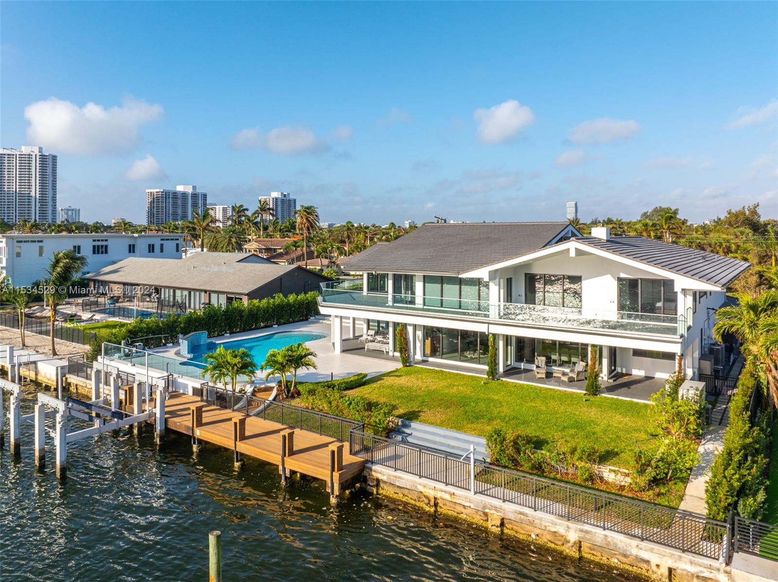 607 Palm Dr, Hallandale Beach, FL, 33009 United States, 5 Bedrooms Bedrooms, ,6 BathroomsBathrooms,Residential,For Sale,Palm Dr,A11534529