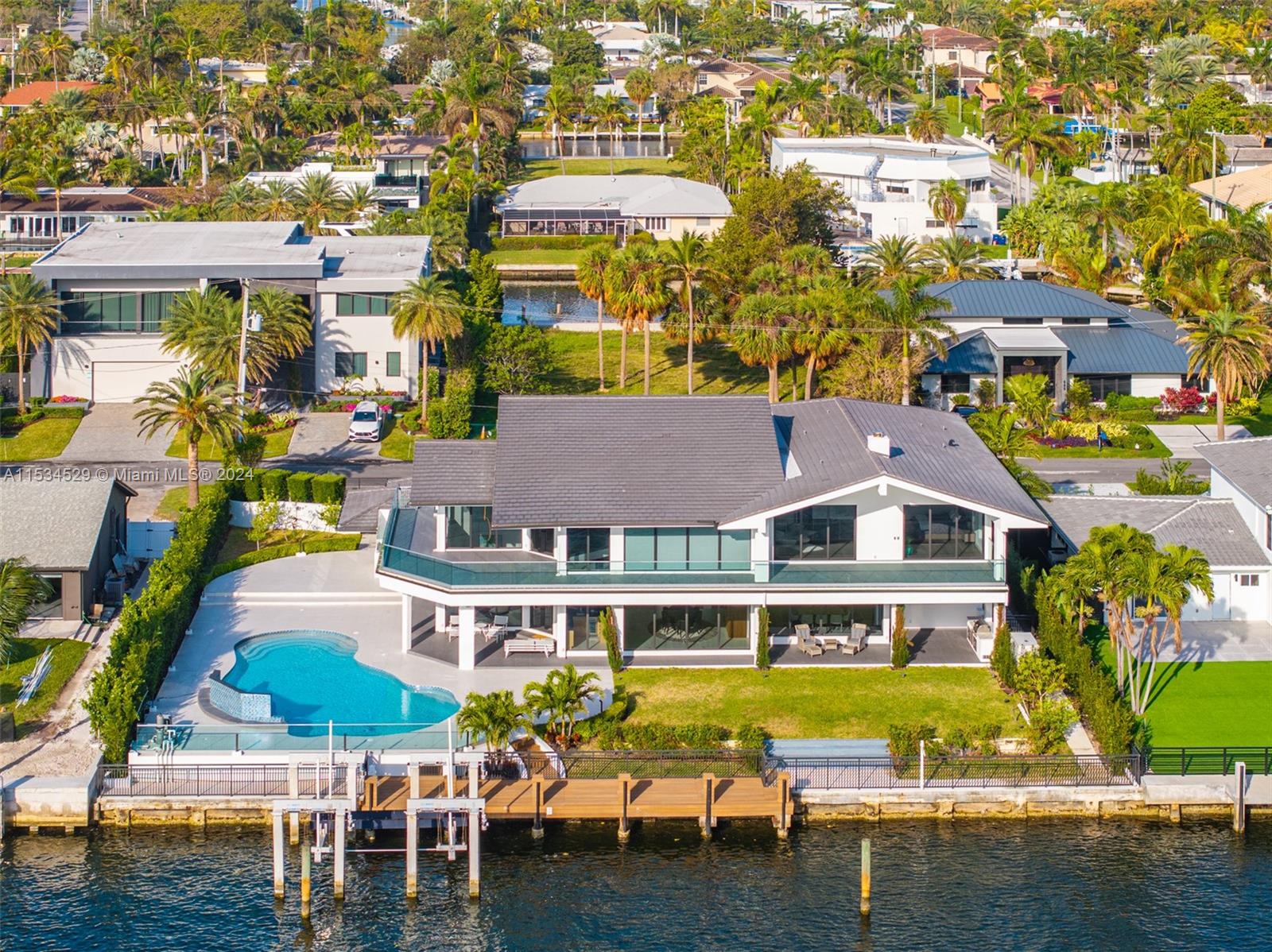 607 Palm Dr, Hallandale Beach, FL, 33009 United States, 5 Bedrooms Bedrooms, ,6 BathroomsBathrooms,Residential,For Sale,Palm Dr,A11534529