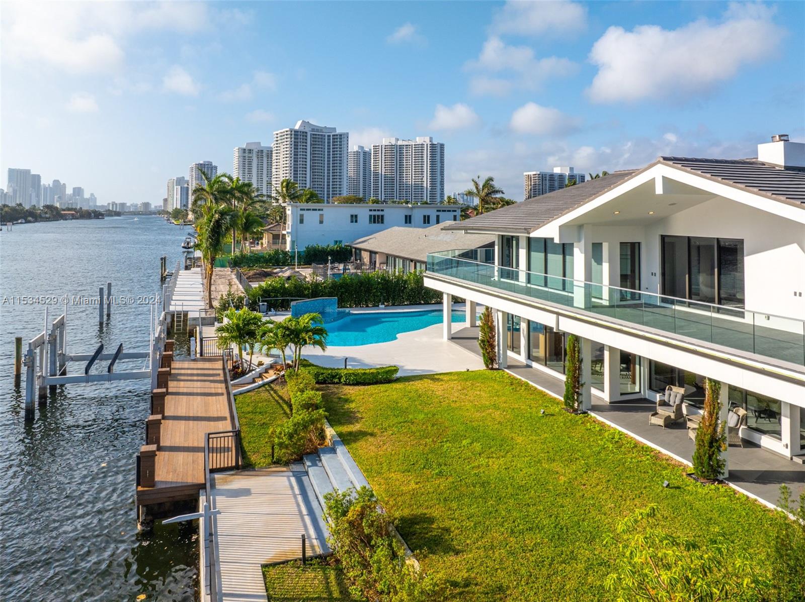 607 Palm Dr, Hallandale Beach, FL, 33009 United States, 5 Bedrooms Bedrooms, ,6 BathroomsBathrooms,Residential,For Sale,Palm Dr,A11534529