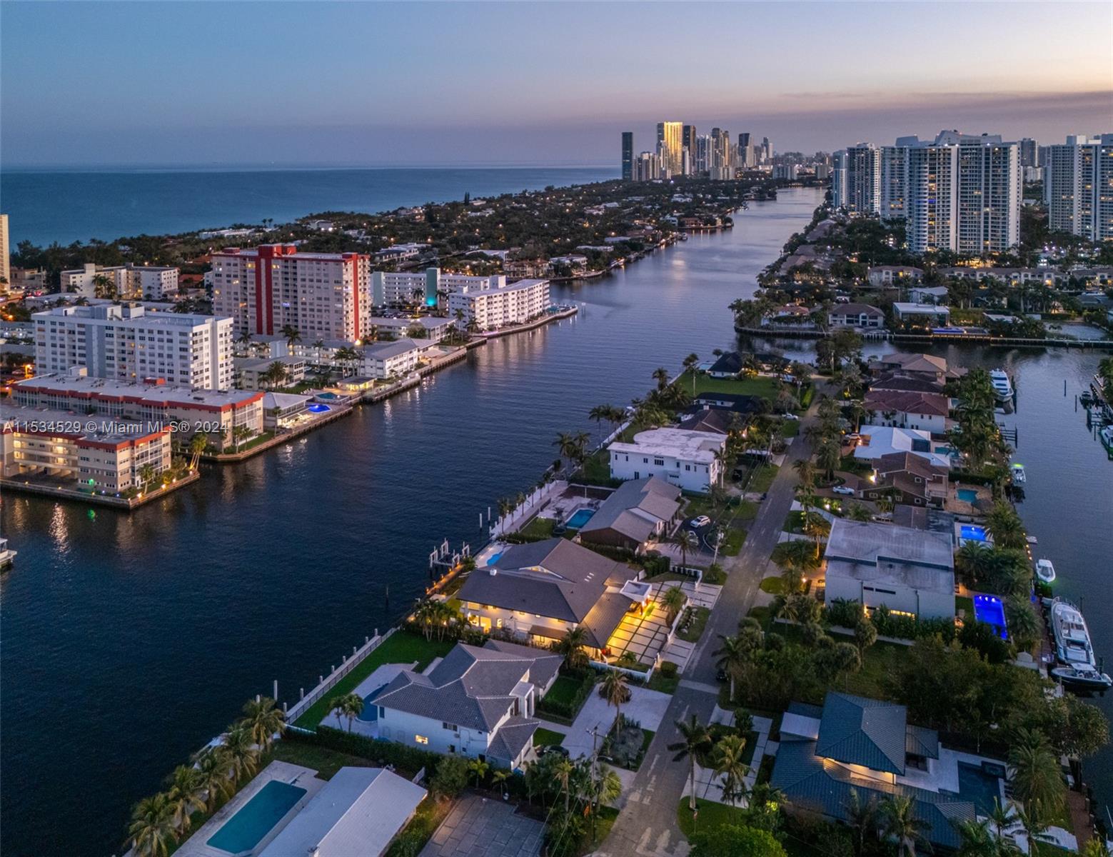 607 Palm Dr, Hallandale Beach, FL, 33009 United States, 5 Bedrooms Bedrooms, ,6 BathroomsBathrooms,Residential,For Sale,Palm Dr,A11534529