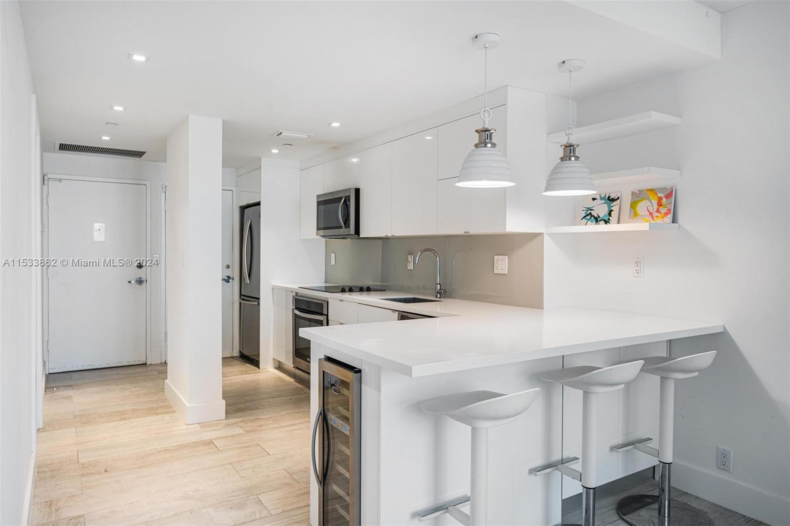 1000 West Ave 922, Miami Beach, Florida 33139, 1 Bedroom Bedrooms, ,1 BathroomBathrooms,Residentiallease,For Rent,1000 West Ave 922,A11533862