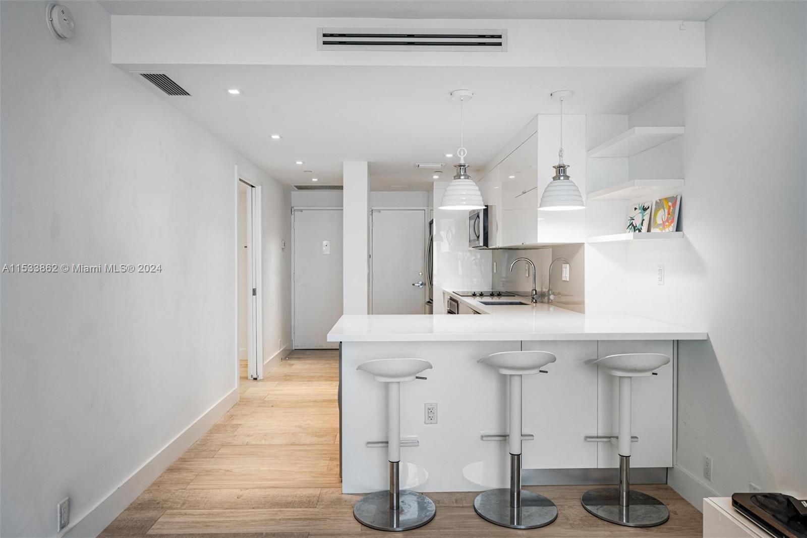 1000 West Ave 922, Miami Beach, Florida 33139, 1 Bedroom Bedrooms, ,1 BathroomBathrooms,Residentiallease,For Rent,1000 West Ave 922,A11533862