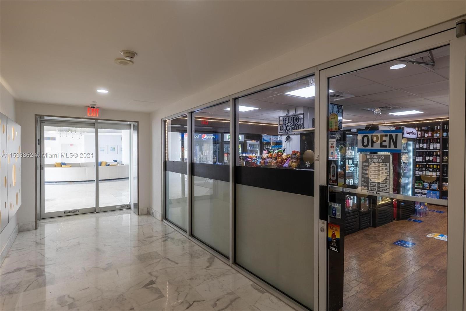 1000 West Ave 922, Miami Beach, Florida 33139, 1 Bedroom Bedrooms, ,1 BathroomBathrooms,Residentiallease,For Rent,1000 West Ave 922,A11533862