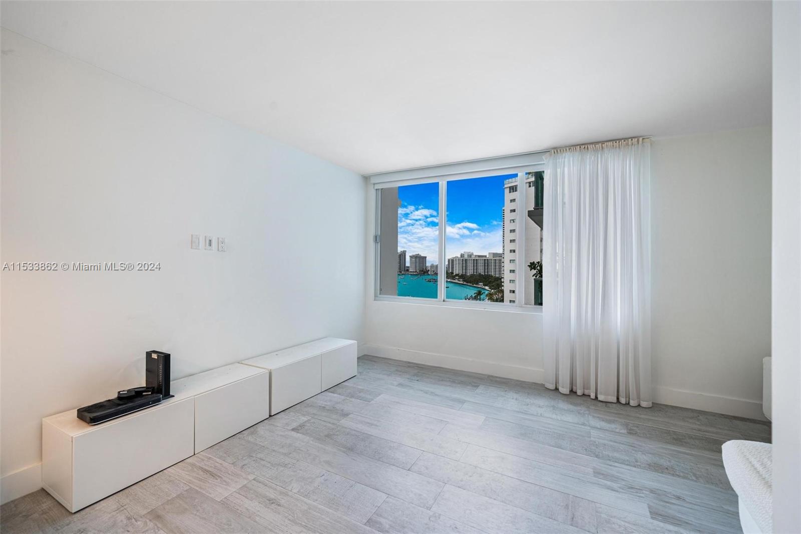 1000 West Ave 922, Miami Beach, Florida 33139, 1 Bedroom Bedrooms, ,1 BathroomBathrooms,Residentiallease,For Rent,1000 West Ave 922,A11533862