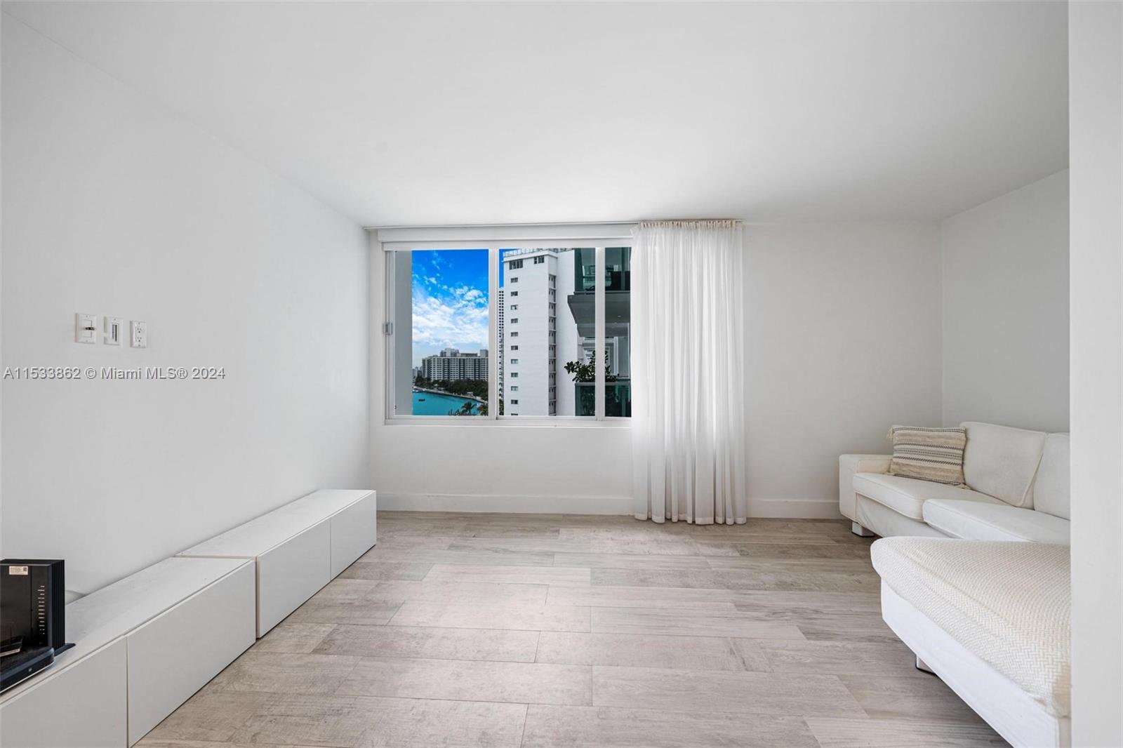 1000 West Ave 922, Miami Beach, Florida 33139, 1 Bedroom Bedrooms, ,1 BathroomBathrooms,Residentiallease,For Rent,1000 West Ave 922,A11533862