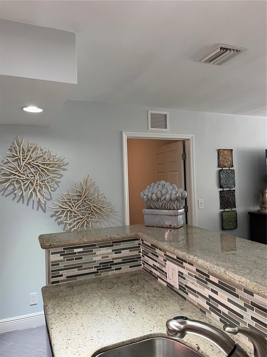 215 SE 3rd Ave 301B, Hallandale Beach, Florida 33009, 1 Bedroom Bedrooms, ,1 BathroomBathrooms,Residential,For Sale,215 SE 3rd Ave 301B,A11534626