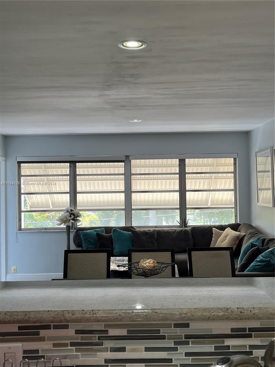 215 SE 3rd Ave 301B, Hallandale Beach, Florida 33009, 1 Bedroom Bedrooms, ,1 BathroomBathrooms,Residential,For Sale,215 SE 3rd Ave 301B,A11534626