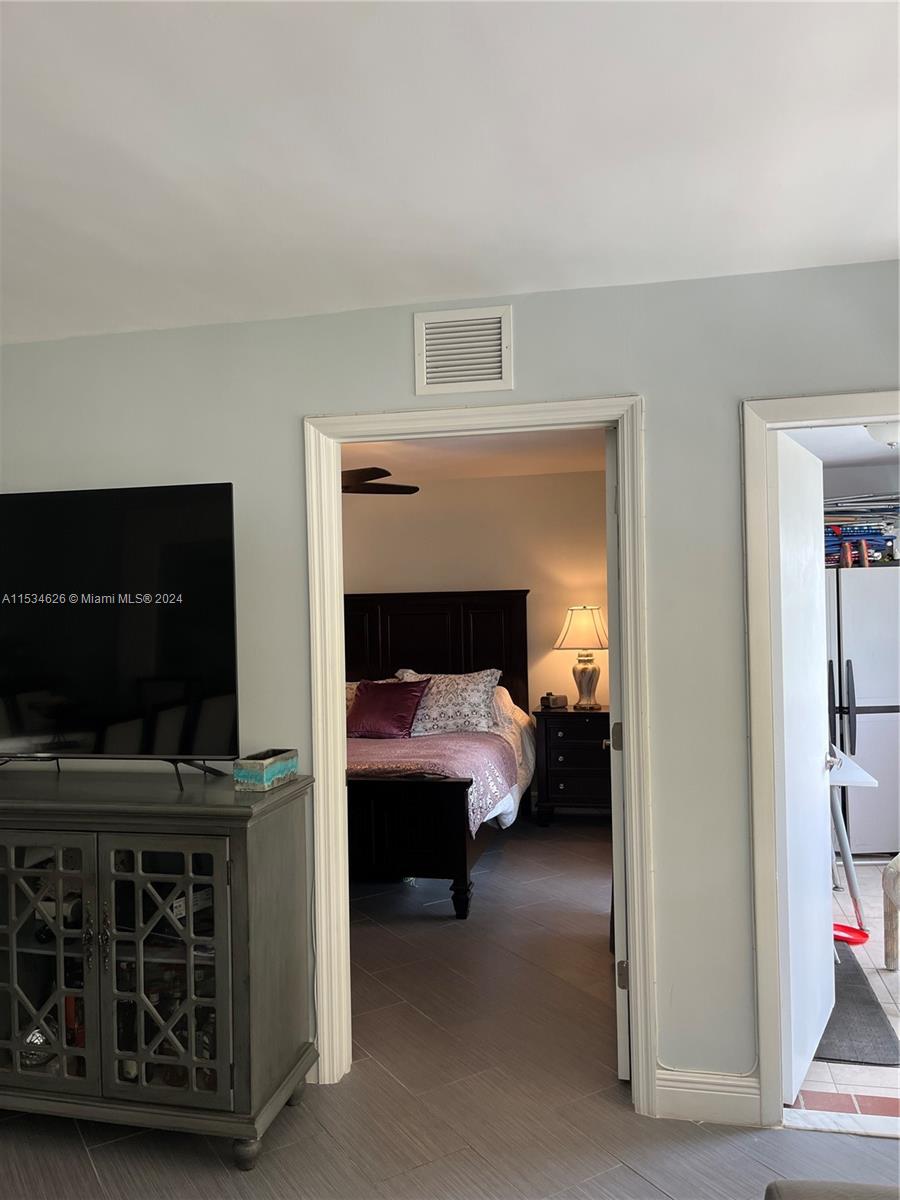 215 SE 3rd Ave 301B, Hallandale Beach, Florida 33009, 1 Bedroom Bedrooms, ,1 BathroomBathrooms,Residential,For Sale,215 SE 3rd Ave 301B,A11534626