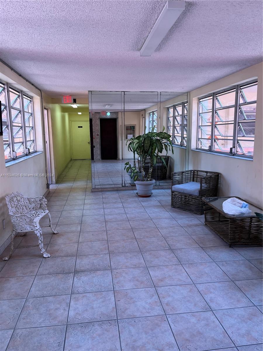 215 SE 3rd Ave 301B, Hallandale Beach, Florida 33009, 1 Bedroom Bedrooms, ,1 BathroomBathrooms,Residential,For Sale,215 SE 3rd Ave 301B,A11534626
