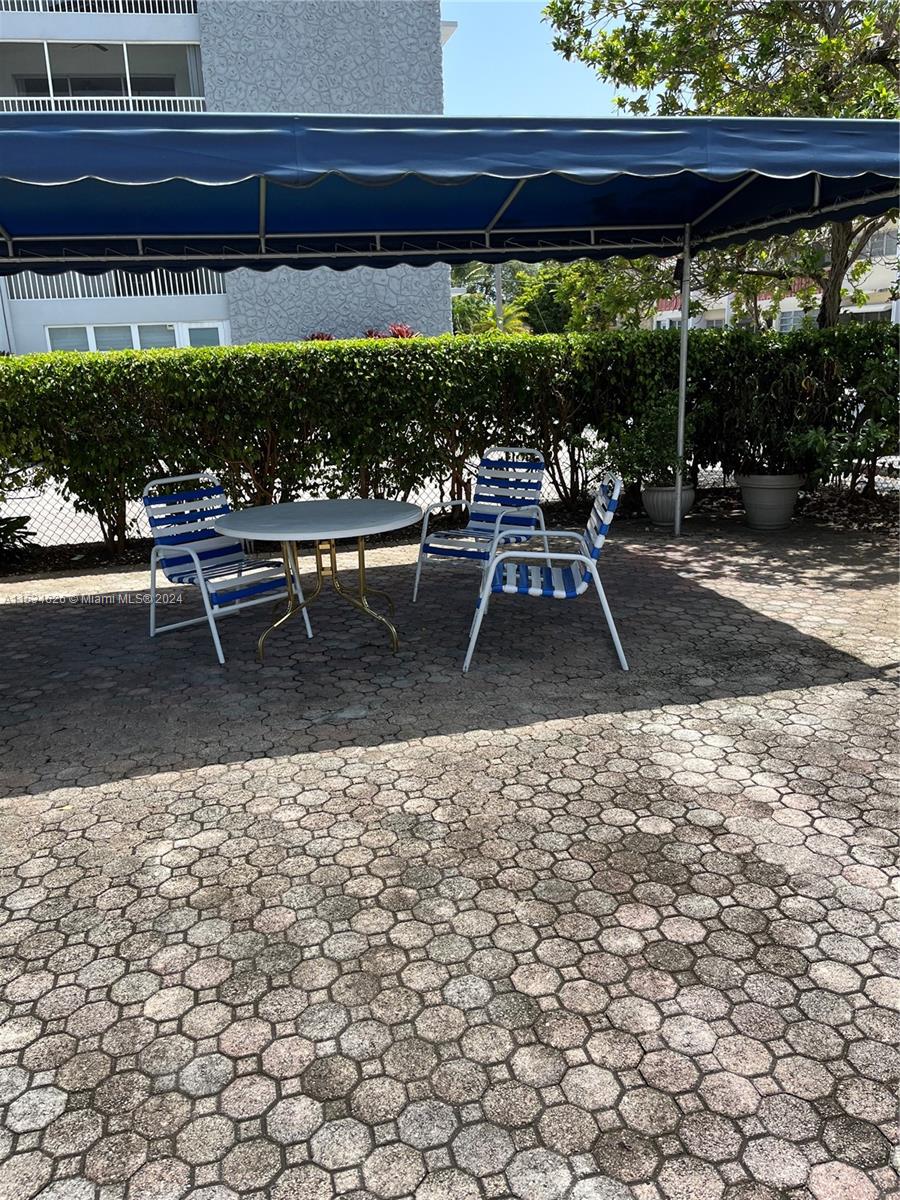 215 SE 3rd Ave 301B, Hallandale Beach, Florida 33009, 1 Bedroom Bedrooms, ,1 BathroomBathrooms,Residential,For Sale,215 SE 3rd Ave 301B,A11534626
