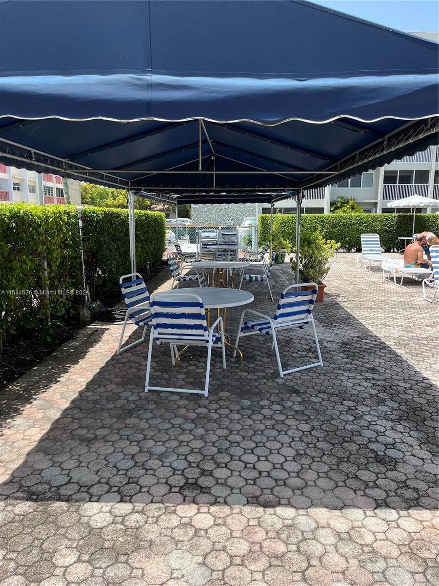 215 SE 3rd Ave 301B, Hallandale Beach, Florida 33009, 1 Bedroom Bedrooms, ,1 BathroomBathrooms,Residential,For Sale,215 SE 3rd Ave 301B,A11534626