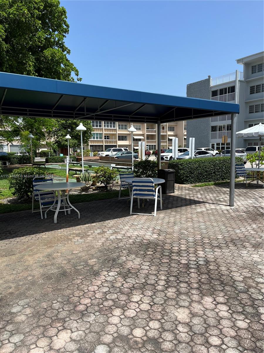 215 SE 3rd Ave 301B, Hallandale Beach, Florida 33009, 1 Bedroom Bedrooms, ,1 BathroomBathrooms,Residential,For Sale,215 SE 3rd Ave 301B,A11534626