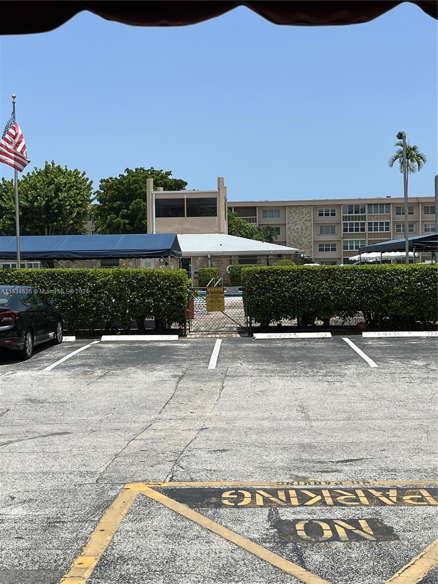 215 SE 3rd Ave 301B, Hallandale Beach, Florida 33009, 1 Bedroom Bedrooms, ,1 BathroomBathrooms,Residential,For Sale,215 SE 3rd Ave 301B,A11534626