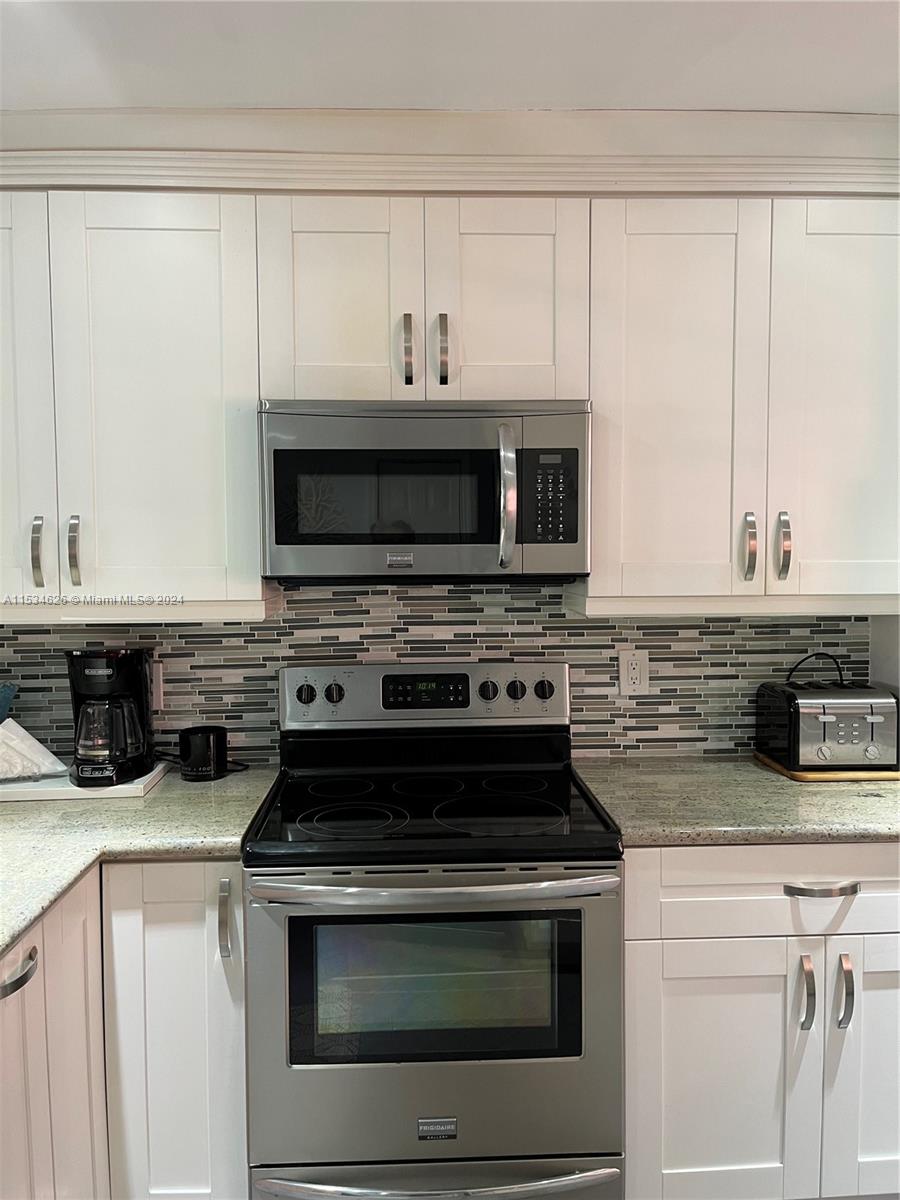 215 SE 3rd Ave 301B, Hallandale Beach, Florida 33009, 1 Bedroom Bedrooms, ,1 BathroomBathrooms,Residential,For Sale,215 SE 3rd Ave 301B,A11534626