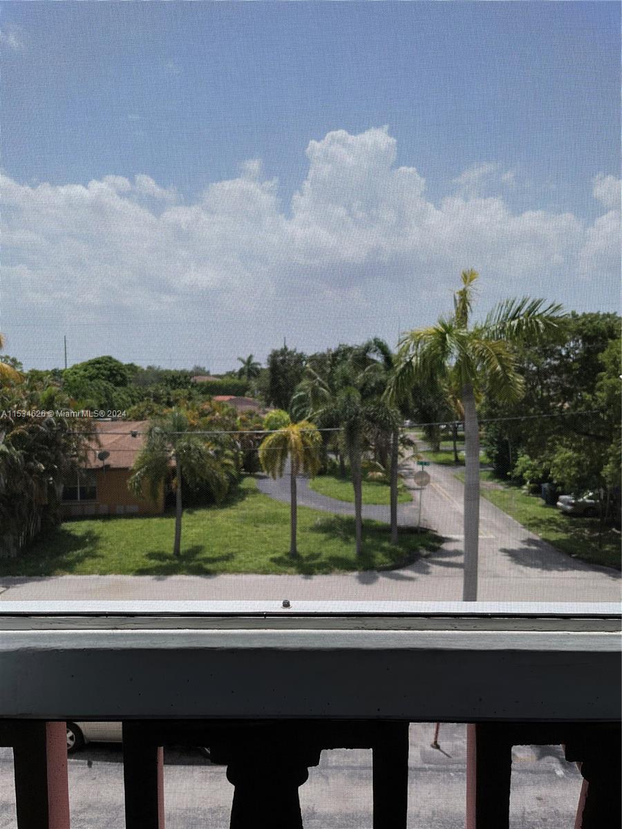 215 SE 3rd Ave 301B, Hallandale Beach, Florida 33009, 1 Bedroom Bedrooms, ,1 BathroomBathrooms,Residential,For Sale,215 SE 3rd Ave 301B,A11534626