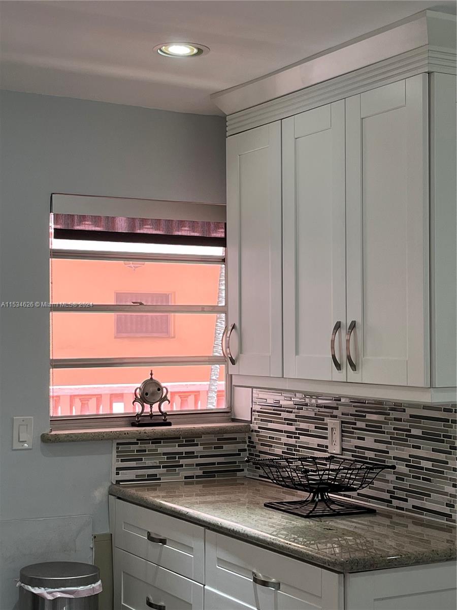 215 SE 3rd Ave 301B, Hallandale Beach, Florida 33009, 1 Bedroom Bedrooms, ,1 BathroomBathrooms,Residential,For Sale,215 SE 3rd Ave 301B,A11534626