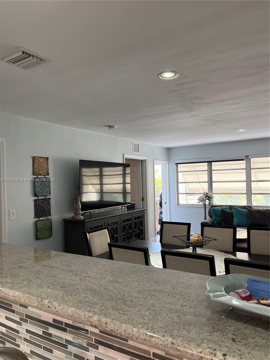 215 SE 3rd Ave 301B, Hallandale Beach, Florida 33009, 1 Bedroom Bedrooms, ,1 BathroomBathrooms,Residential,For Sale,215 SE 3rd Ave 301B,A11534626