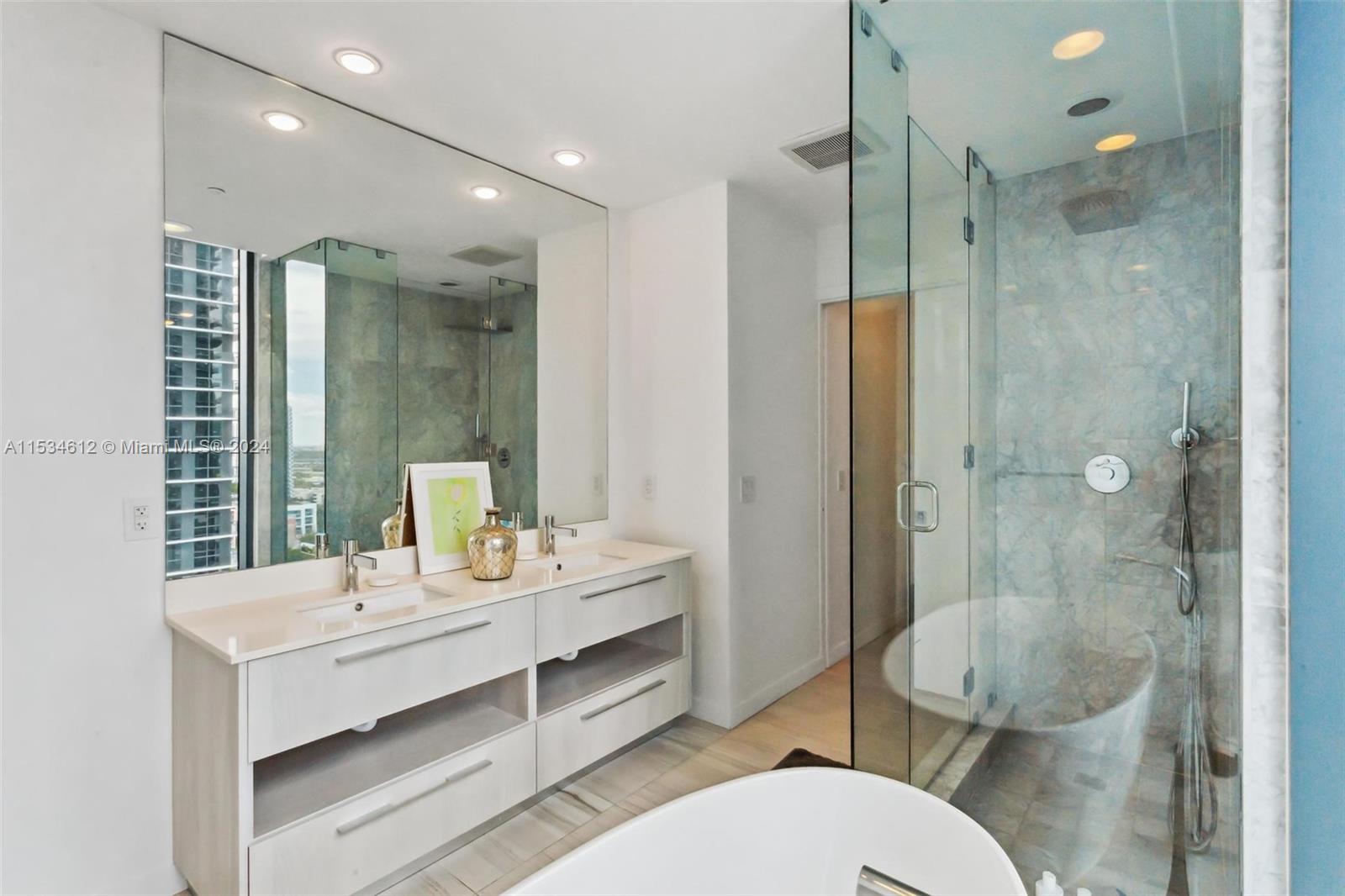 480 NE 31 st 2307, Miami, Florida 33137, 3 Bedrooms Bedrooms, ,3 BathroomsBathrooms,Residentiallease,For Rent,480 NE 31 st 2307,A11534612