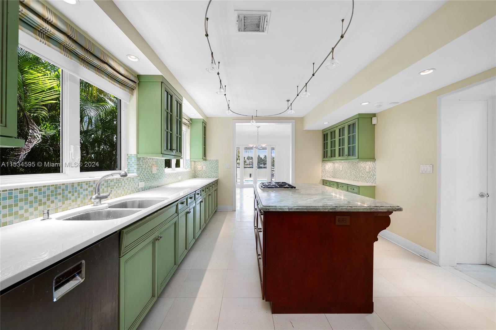 325 San Marino Dr, Miami Beach, FL, 33139 United States, 4 Bedrooms Bedrooms, ,3 BathroomsBathrooms,Residential,For Sale,San Marino Dr,A11534595