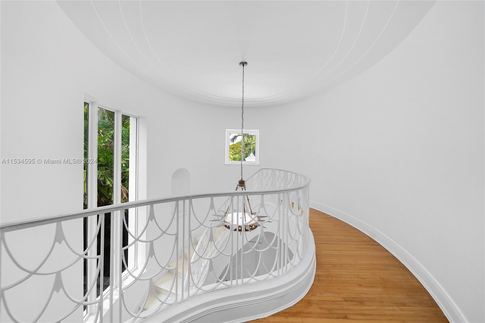 325 San Marino Dr, Miami Beach, FL, 33139 United States, 4 Bedrooms Bedrooms, ,3 BathroomsBathrooms,Residential,For Sale,San Marino Dr,A11534595