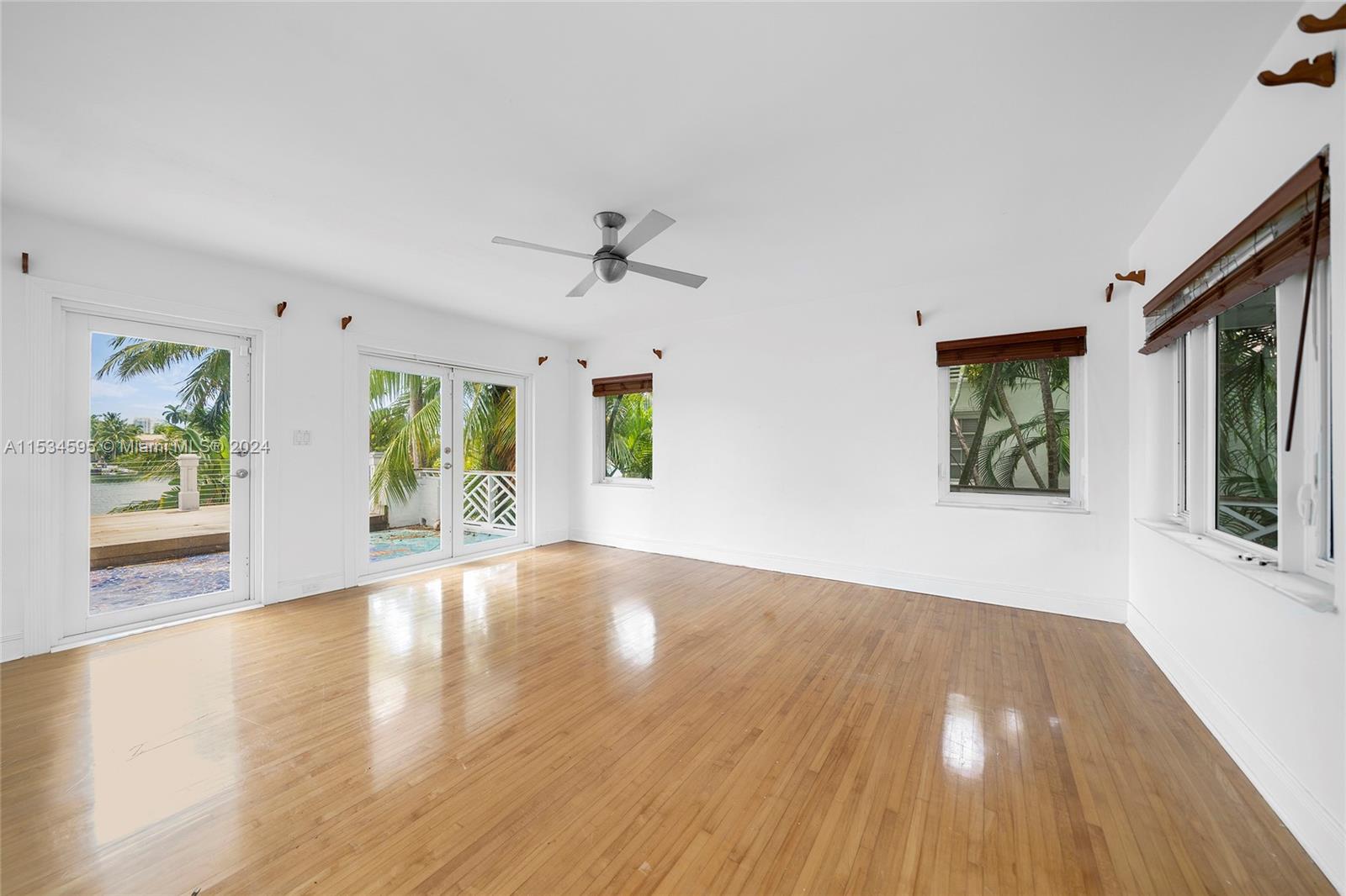 325 San Marino Dr, Miami Beach, FL, 33139 United States, 4 Bedrooms Bedrooms, ,3 BathroomsBathrooms,Residential,For Sale,San Marino Dr,A11534595