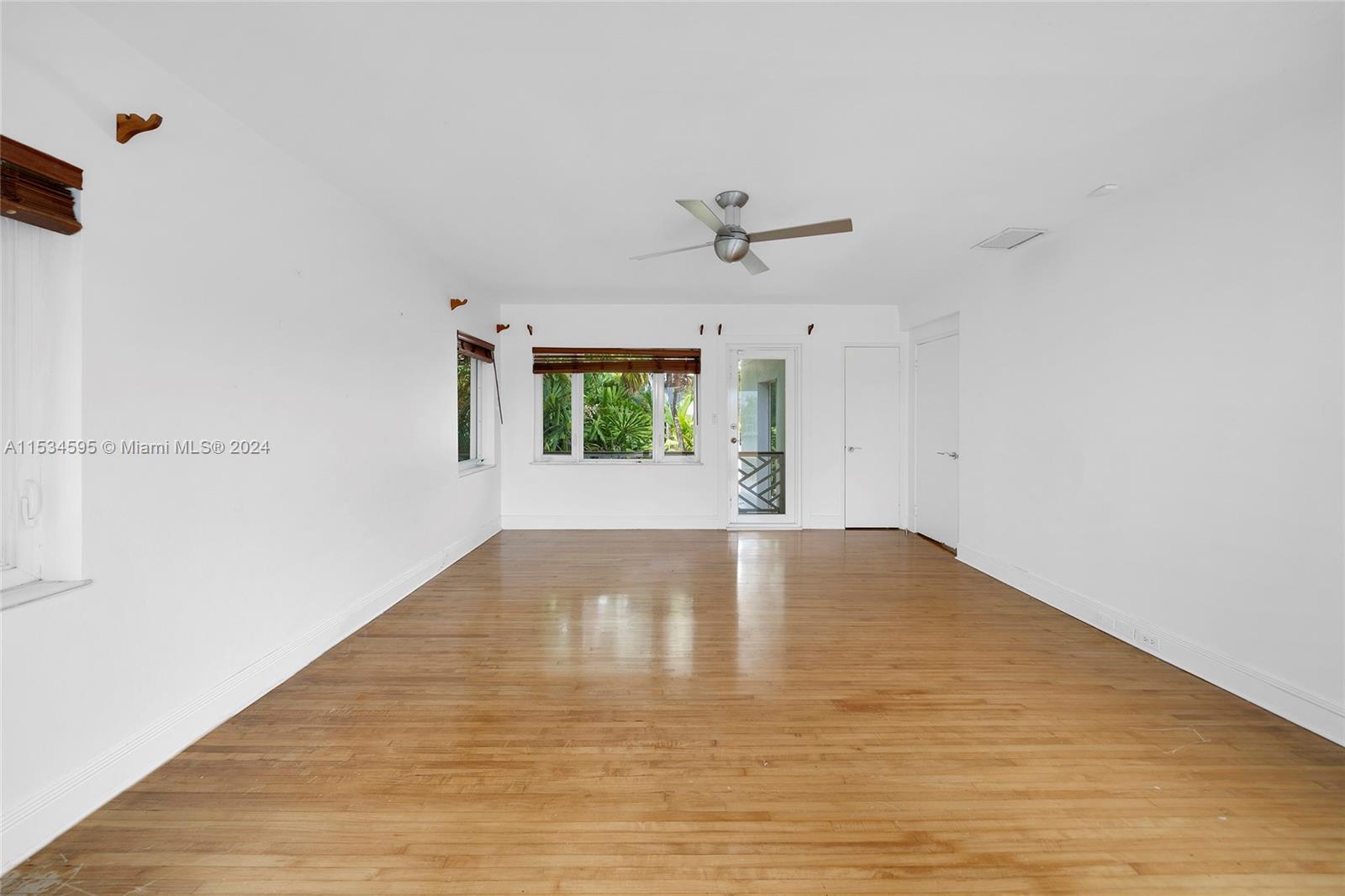 325 San Marino Dr, Miami Beach, FL, 33139 United States, 4 Bedrooms Bedrooms, ,3 BathroomsBathrooms,Residential,For Sale,San Marino Dr,A11534595