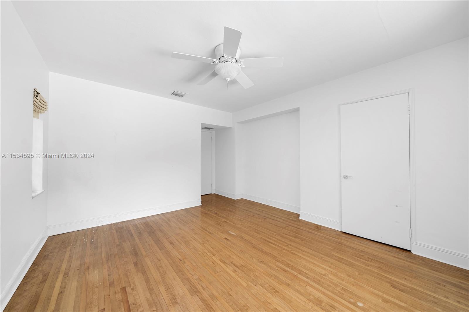 325 San Marino Dr, Miami Beach, FL, 33139 United States, 4 Bedrooms Bedrooms, ,3 BathroomsBathrooms,Residential,For Sale,San Marino Dr,A11534595