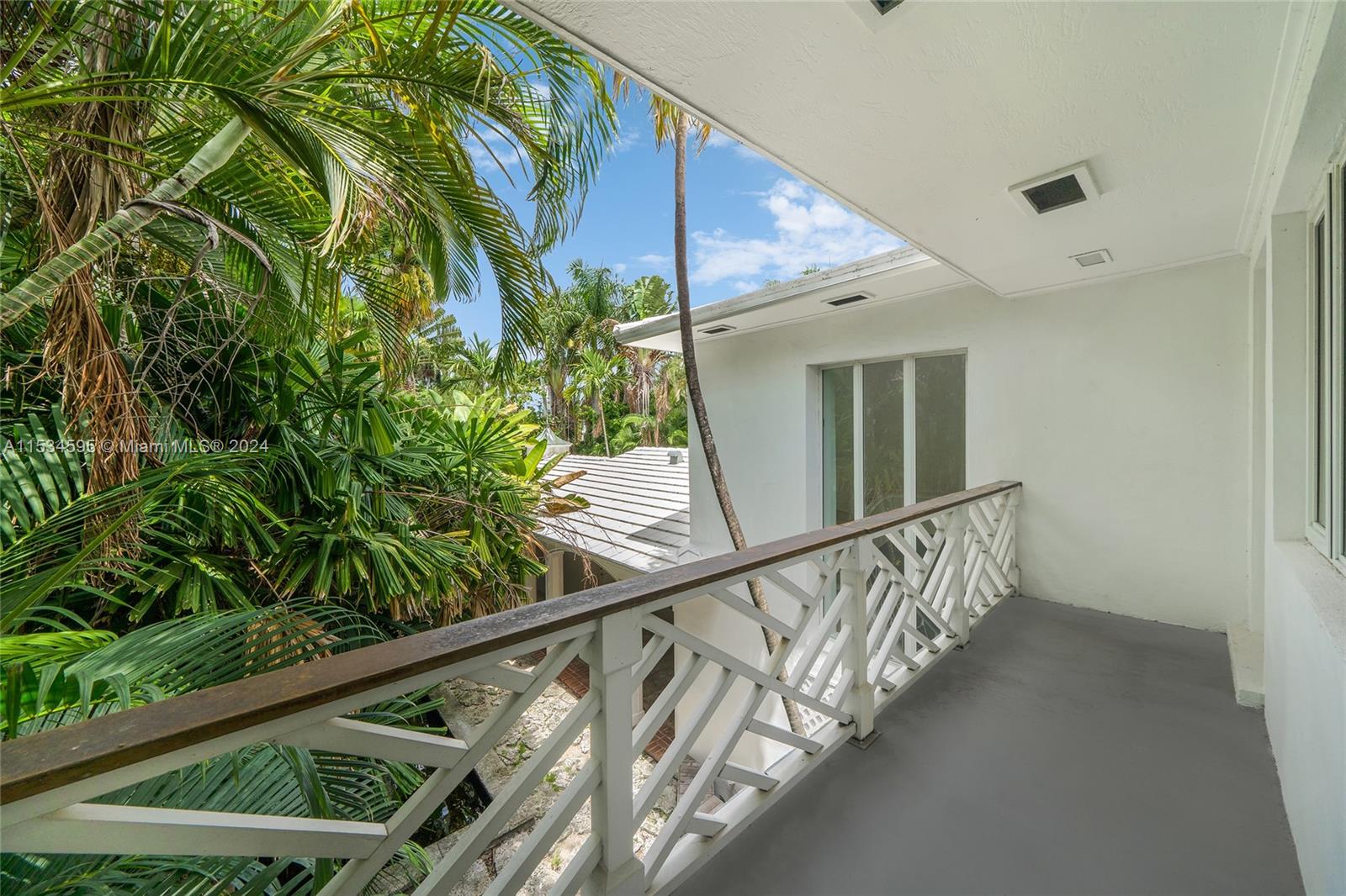 325 San Marino Dr, Miami Beach, FL, 33139 United States, 4 Bedrooms Bedrooms, ,3 BathroomsBathrooms,Residential,For Sale,San Marino Dr,A11534595