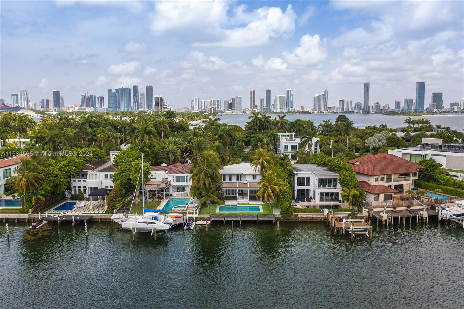 325 San Marino Dr, Miami Beach, FL, 33139 United States, 4 Bedrooms Bedrooms, ,3 BathroomsBathrooms,Residential,For Sale,San Marino Dr,A11534595